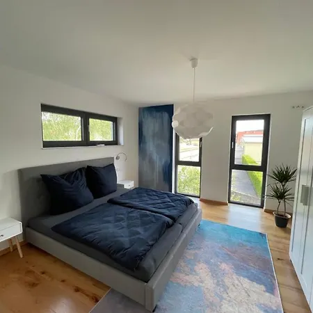 Erika Apartman *